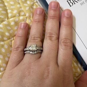 White Gold Women's Wedding Ring Set